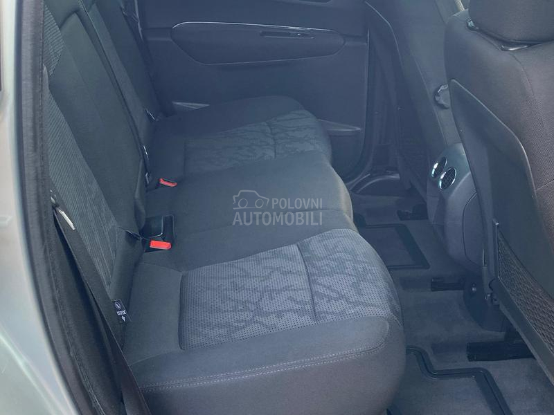 Peugeot 3008 1.6e-hdi A U T O