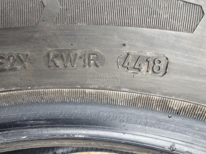 Dunlop 225/55 R17 Zimska