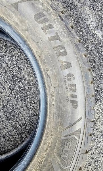 Dunlop 225/55 R17 Zimska