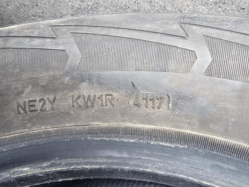 Dunlop 225/55 R17 Zimska