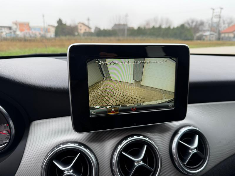 Mercedes Benz GLA 180 1.5d/KAMERA/T O P