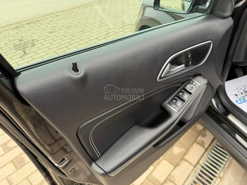 Mercedes Benz GLA 180 1.5d/KAMERA/T O P