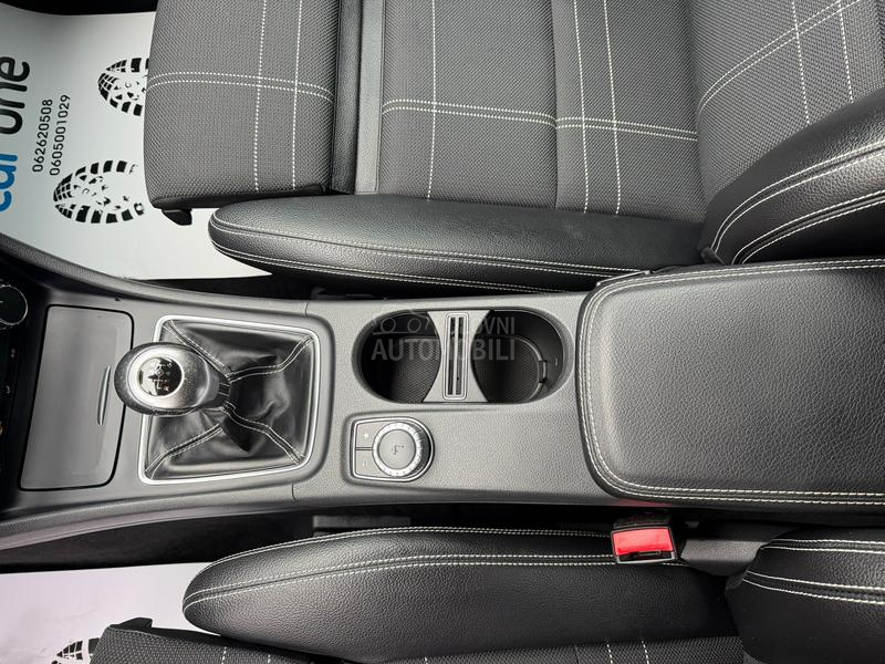 Mercedes Benz GLA 180 1.5d/KAMERA/T O P