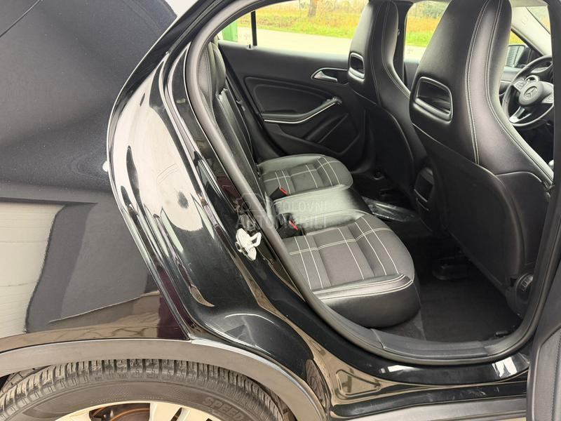 Mercedes Benz GLA 180 1.5d/KAMERA/T O P