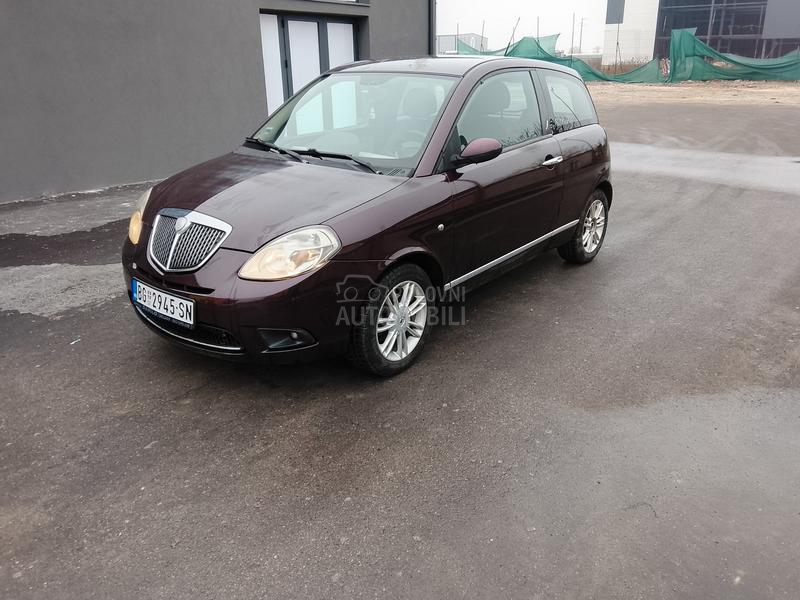 Lancia Ypsilon Regdugoo