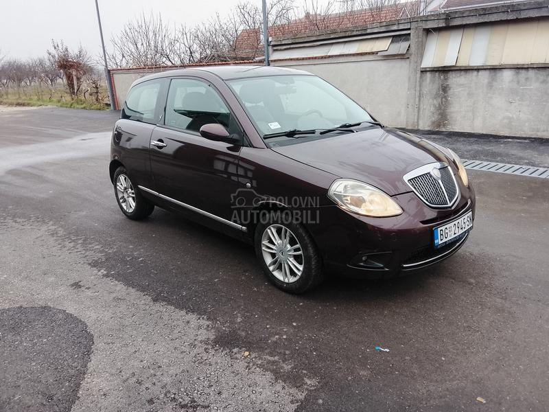 Lancia Ypsilon Regdugoo