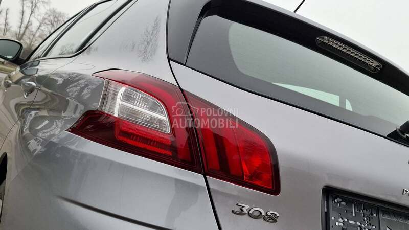Peugeot 308 P R E M I U M 1/1