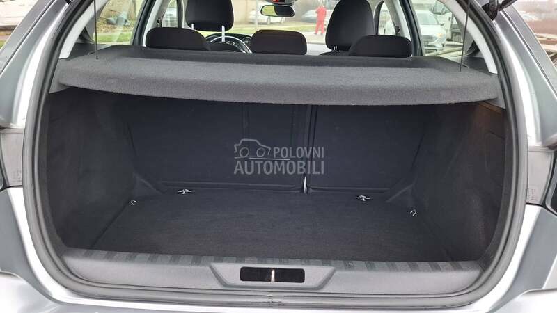 Peugeot 308 P R E M I U M 1/1