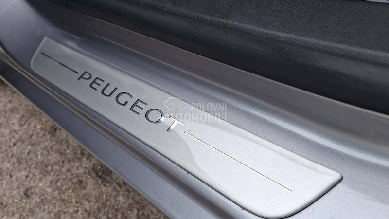 Peugeot 308 P R E M I U M 1/1