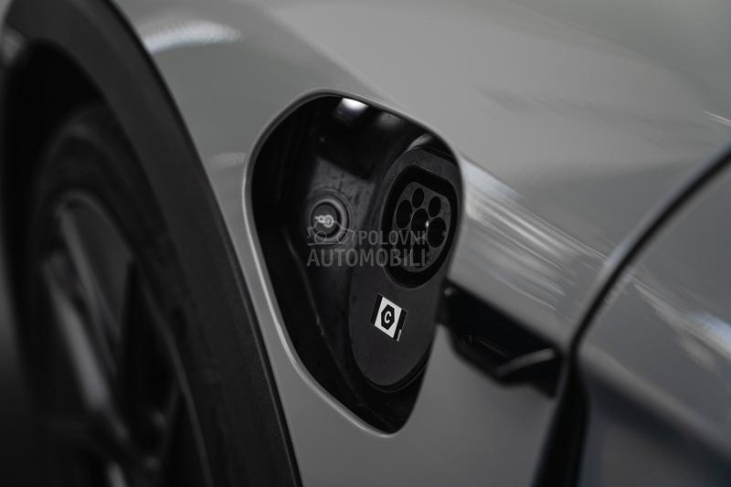 Porsche Taycan Turbo Cross Turismo