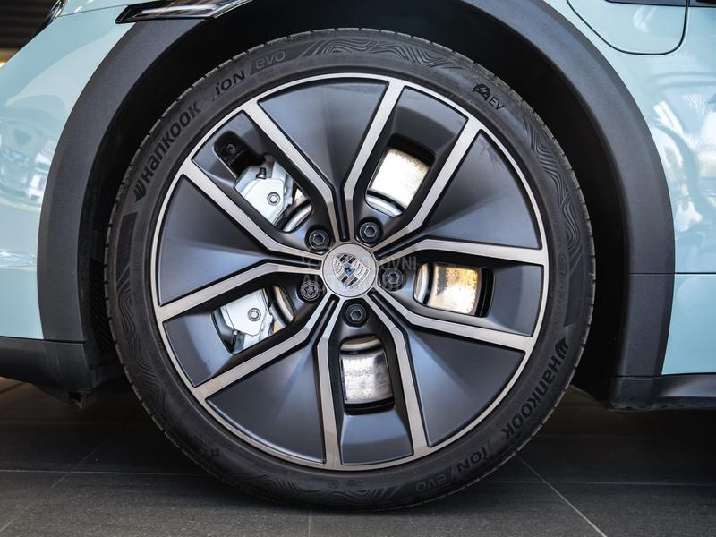 Porsche Taycan Turbo Cross Turismo