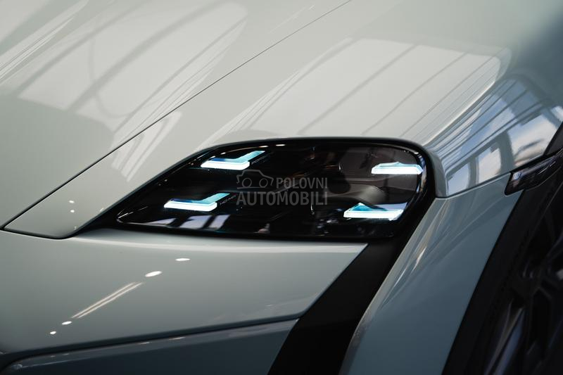 Porsche Taycan Turbo Cross Turismo