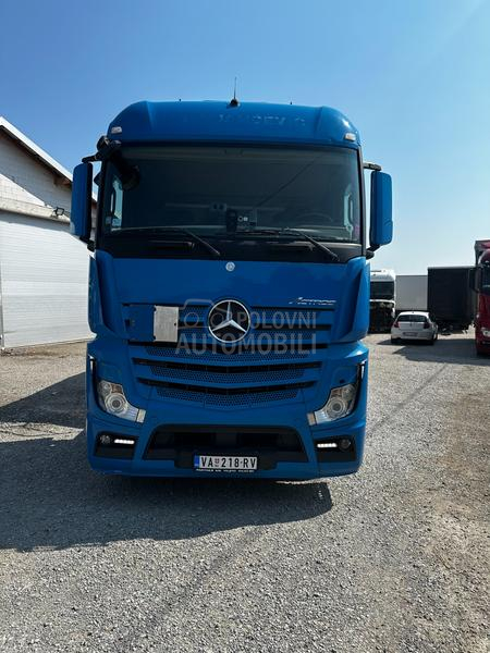 Mercedes Benz 1845 2 komada