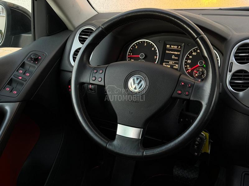 Volkswagen Tiguan SPORT STYLE  DSG 4X4