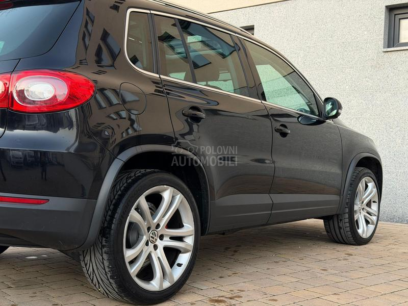 Volkswagen Tiguan SPORT STYLE  DSG 4X4