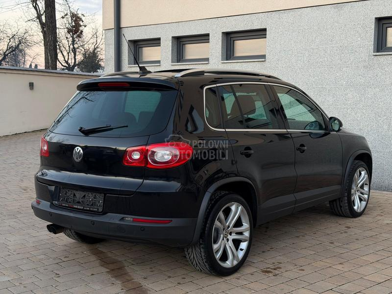Volkswagen Tiguan SPORT STYLE  DSG 4X4