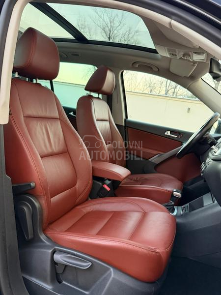 Volkswagen Tiguan SPORT STYLE  DSG 4X4