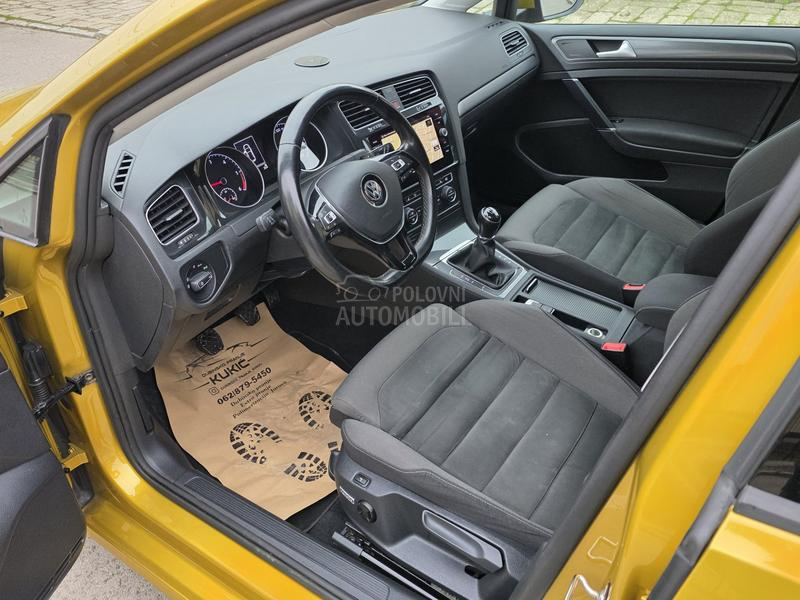 Volkswagen Golf 7 MATRIX KAMERA LED