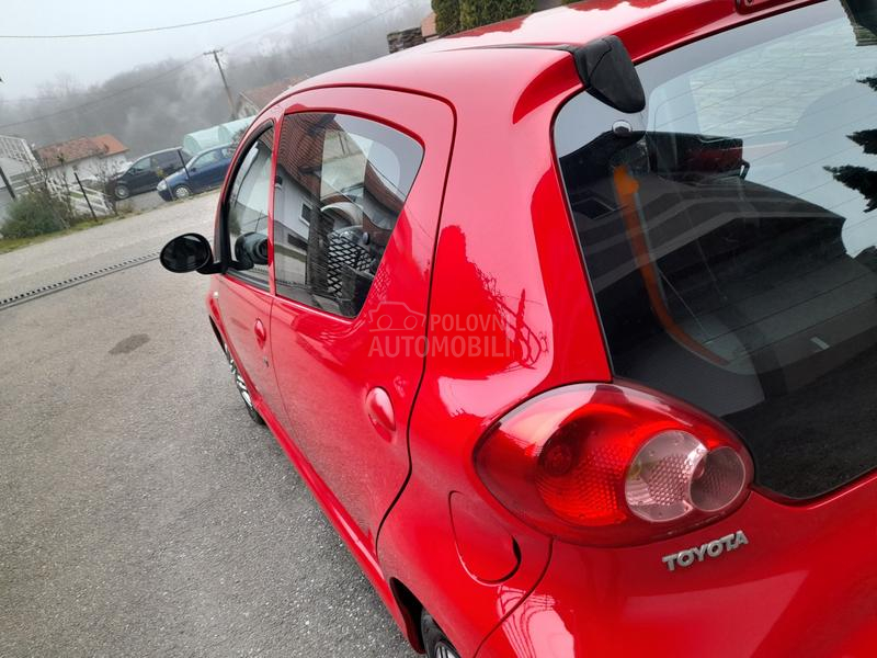 Toyota Aygo 1.0 UV0Z/CH