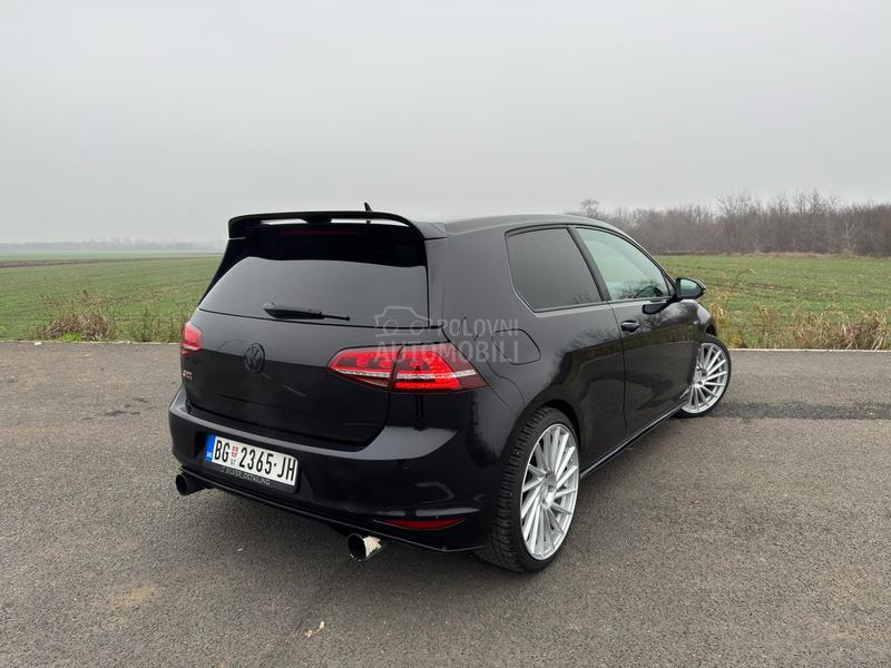 Volkswagen Golf 7 2.0 GTI PERFORMANCE