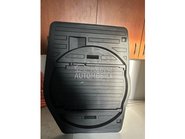 Poklopac rezervnog tocka za Audi A6 od 2011. do 2012. god.