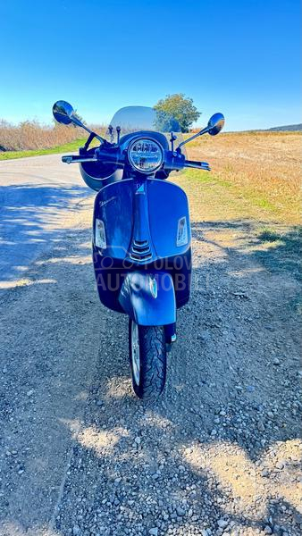 Vespa 300 GTS hpe