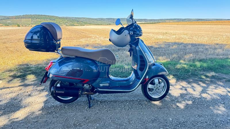 Vespa 300 GTS hpe