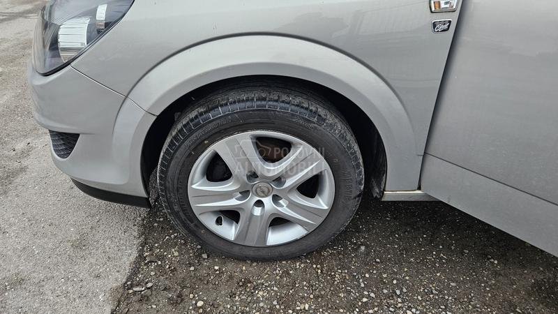 Opel Astra H 1.4B