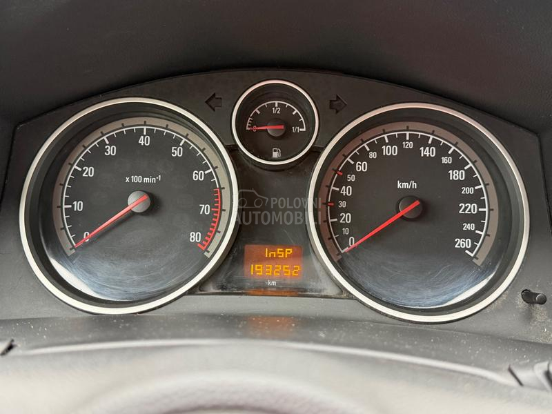 Opel Astra H 1.6 16v ENJOY