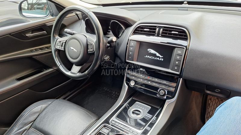 Jaguar XE 2.0 Dynamic