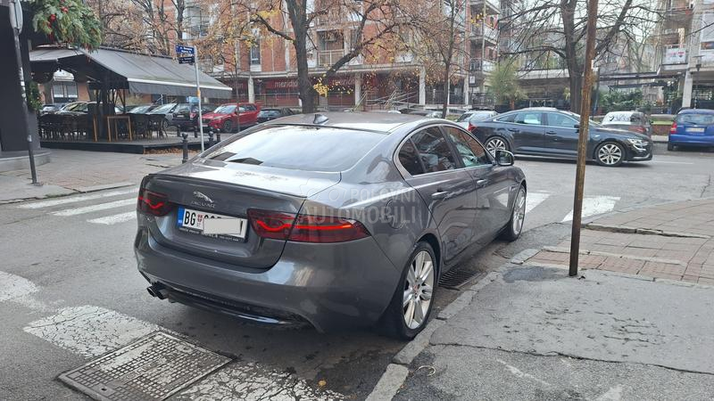 Jaguar XE 2.0 Dynamic