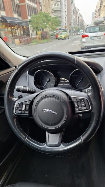 Jaguar XE 2.0 Dynamic