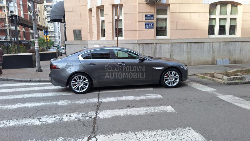Jaguar XE 2.0 Dynamic