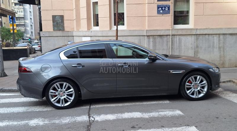 Jaguar XE 2.0 Dynamic
