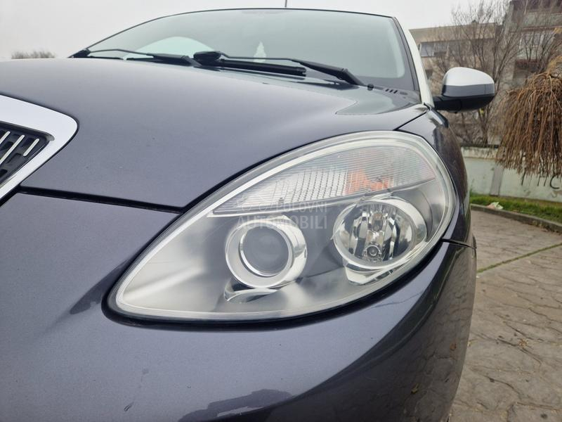 Lancia Ypsilon 1.4 TNG