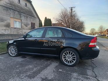 Volvo S40 