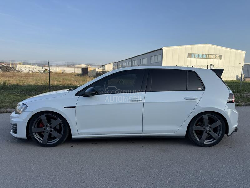 Volkswagen Golf 7 GTI