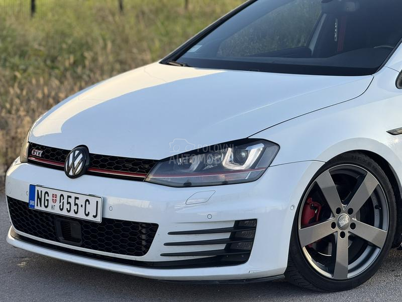 Volkswagen Golf 7 GTI