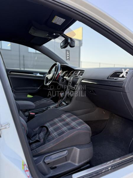 Volkswagen Golf 7 GTI
