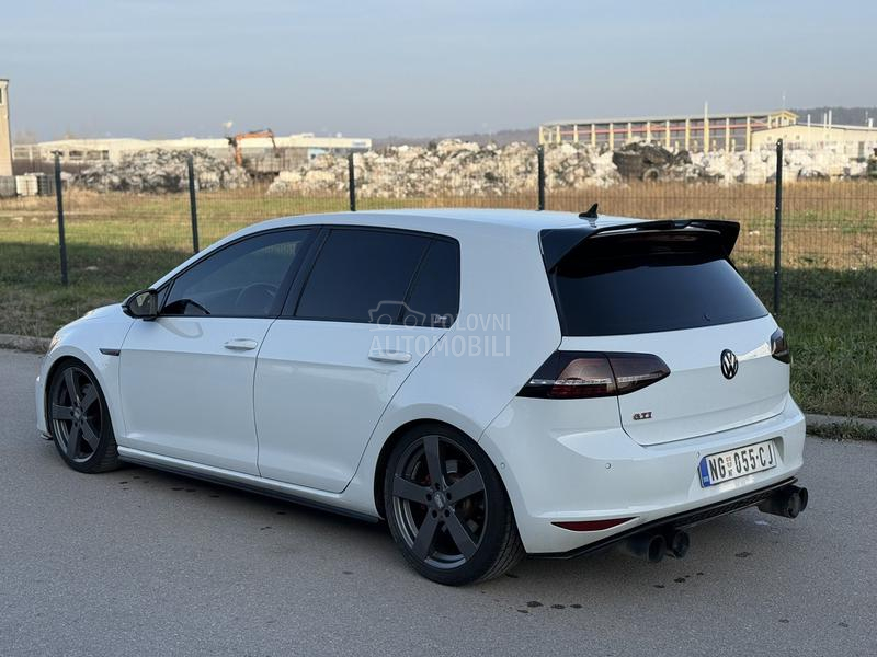 Volkswagen Golf 7 GTI