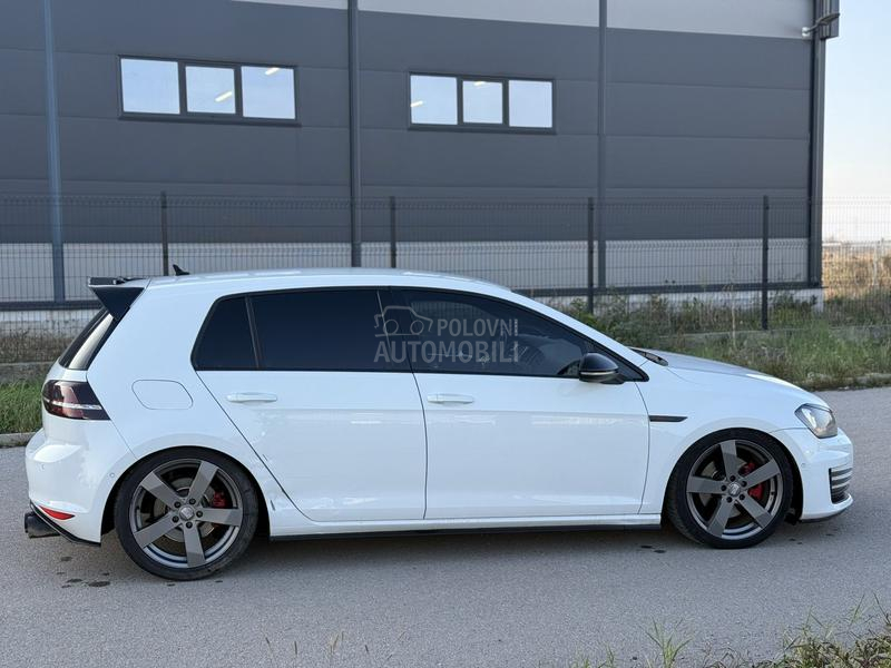 Volkswagen Golf 7 GTI