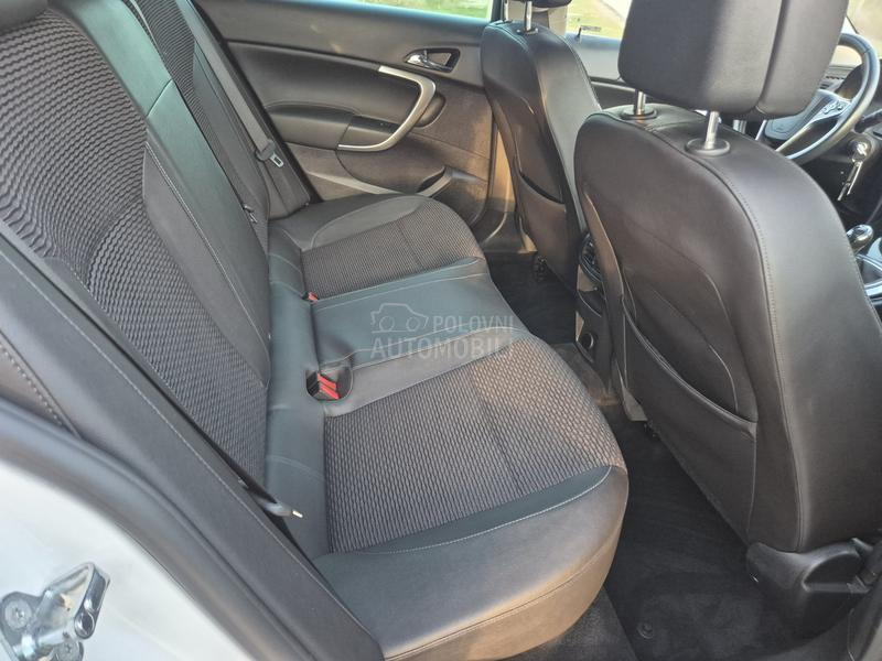 Opel Insignia 2.0CDTI   C.O.S.M.O