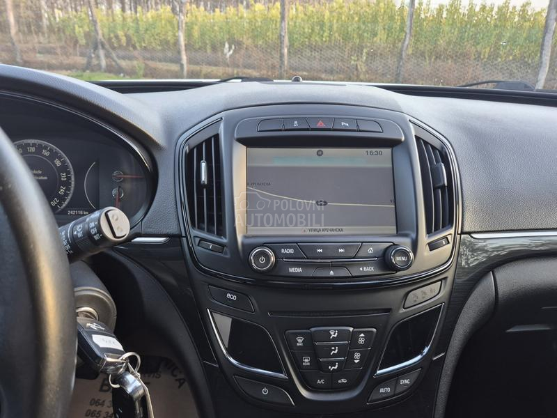 Opel Insignia 2.0CDTI   C.O.S.M.O