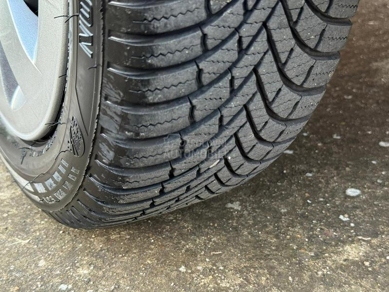 Toyota Yaris 1.3 T O P