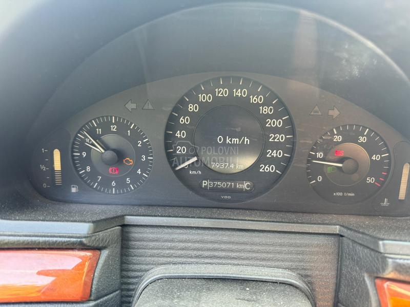 Mercedes Benz E 220 