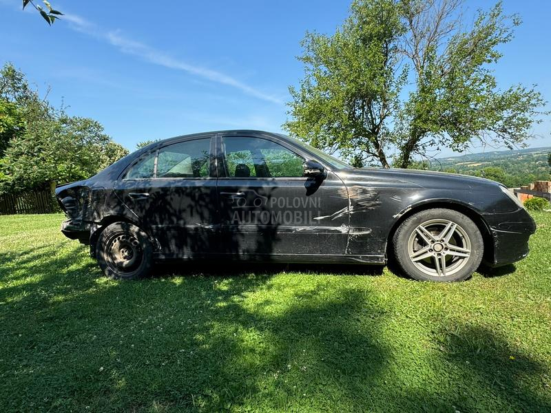 Mercedes Benz E 220 