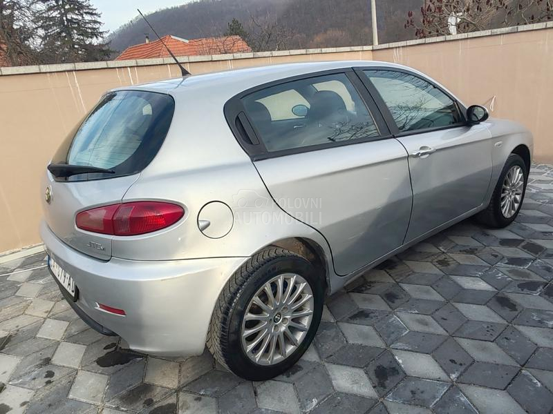 Alfa Romeo 147 REG / DUGO