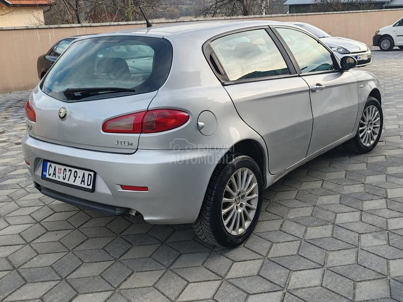 Alfa Romeo 147 REG / DUGO