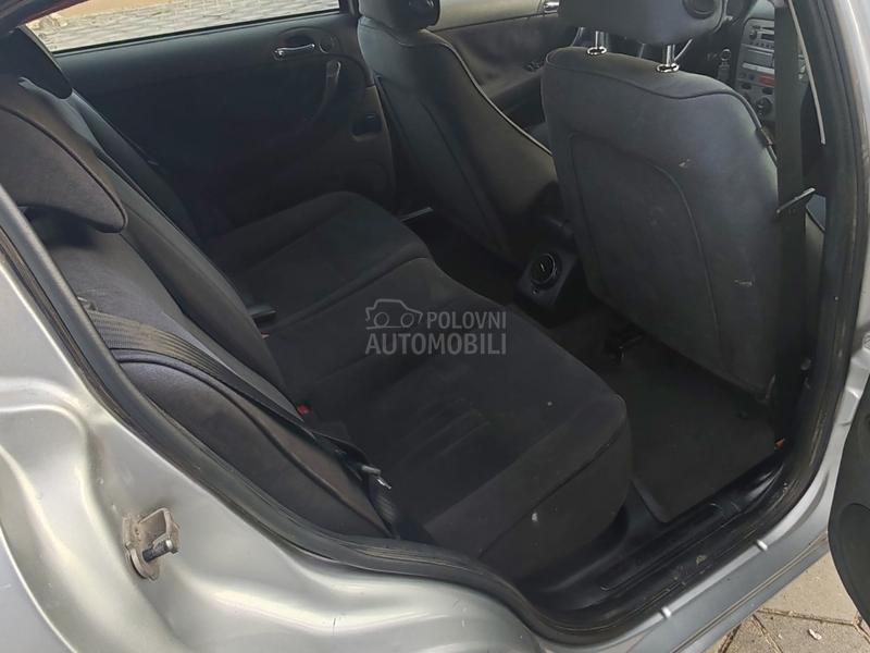 Alfa Romeo 147 REG / DUGO