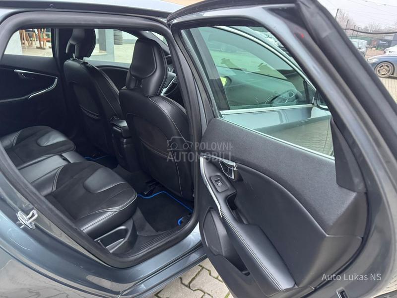Volvo V40 2.0 R-design